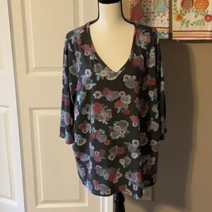 Floral V-Neck Women's Top 18/20 3/4 sleeve